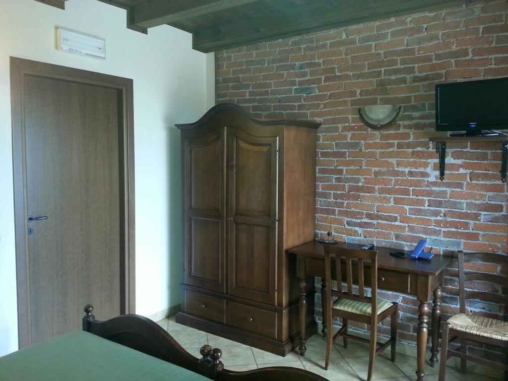 Agriturismo Cascina Del Peso Leinì Стая снимка